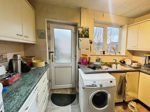 Kitchen- click for photo gallery